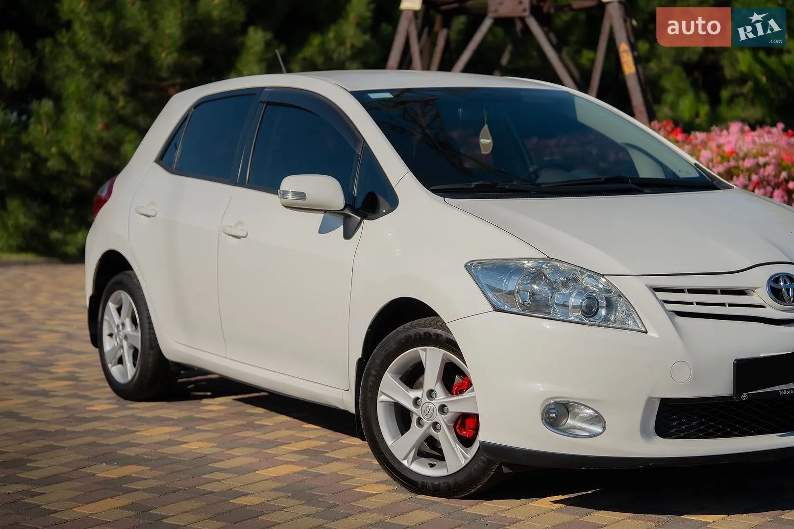 2011 Toyota Auris - мініатюра 2