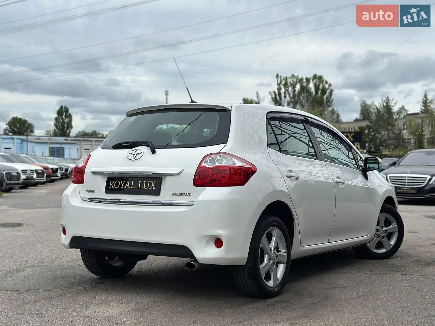 2011 Toyota Auris - мініатюра 2