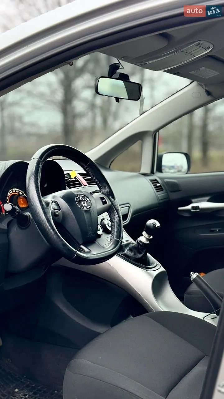 2011 Toyota Auris - мініатюра 6