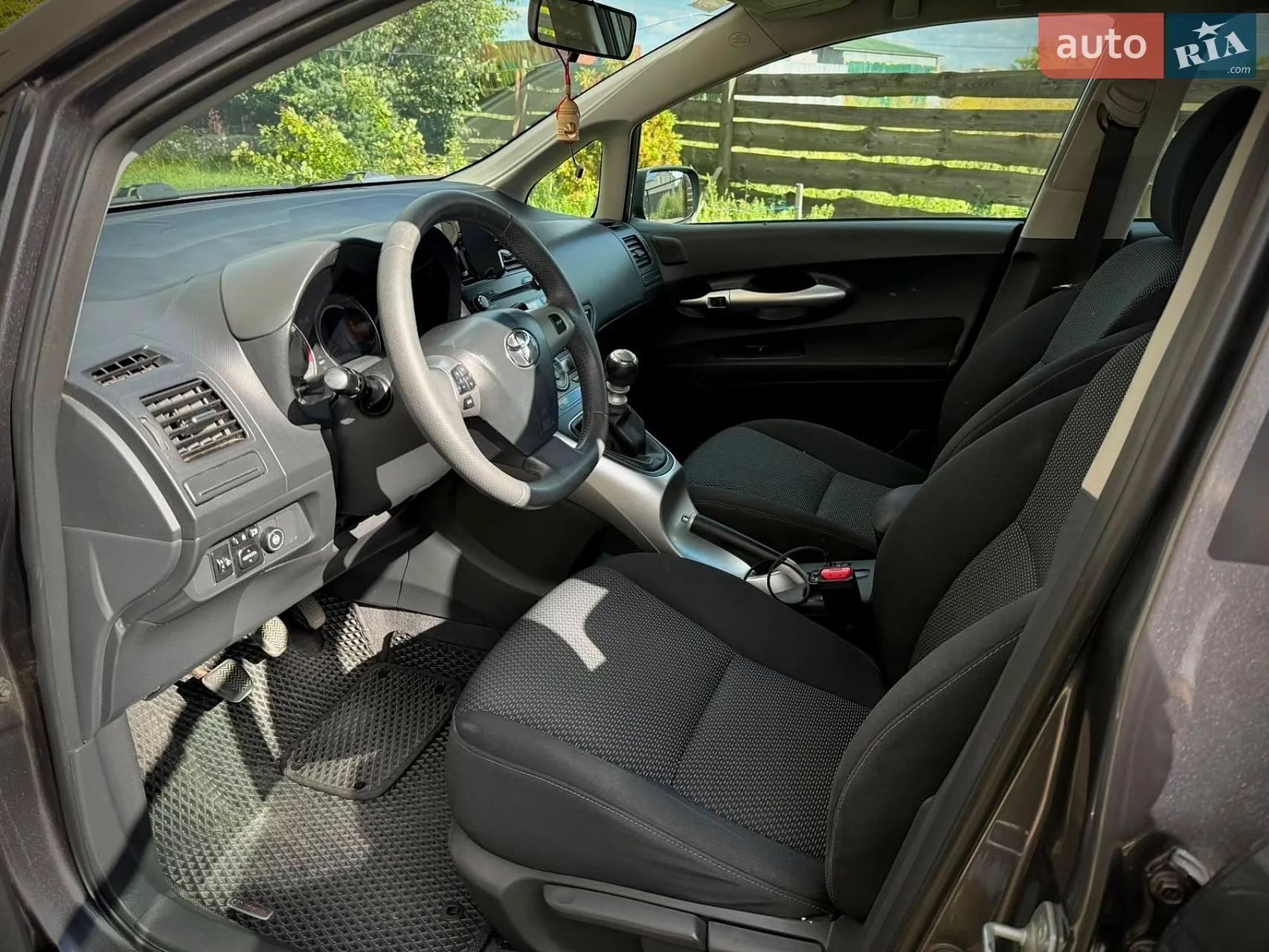 2010 Toyota Auris - мініатюра 9