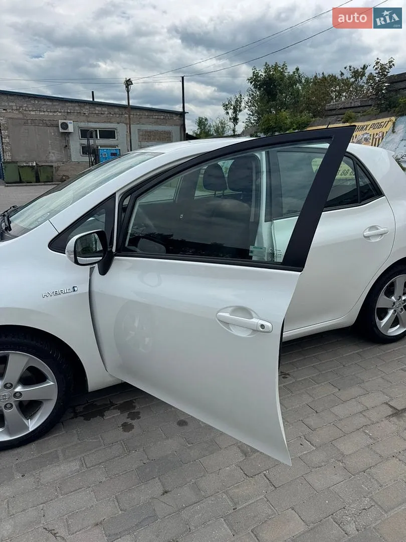2010 Toyota Auris - мініатюра 3