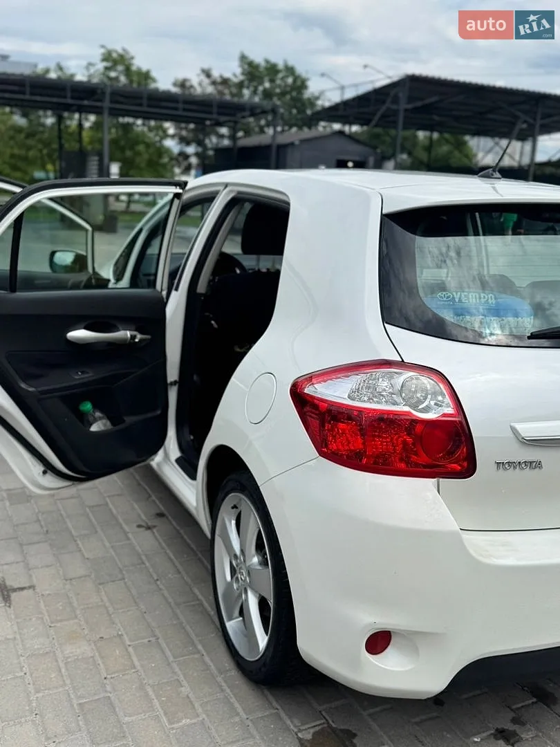2010 Toyota Auris - мініатюра 4
