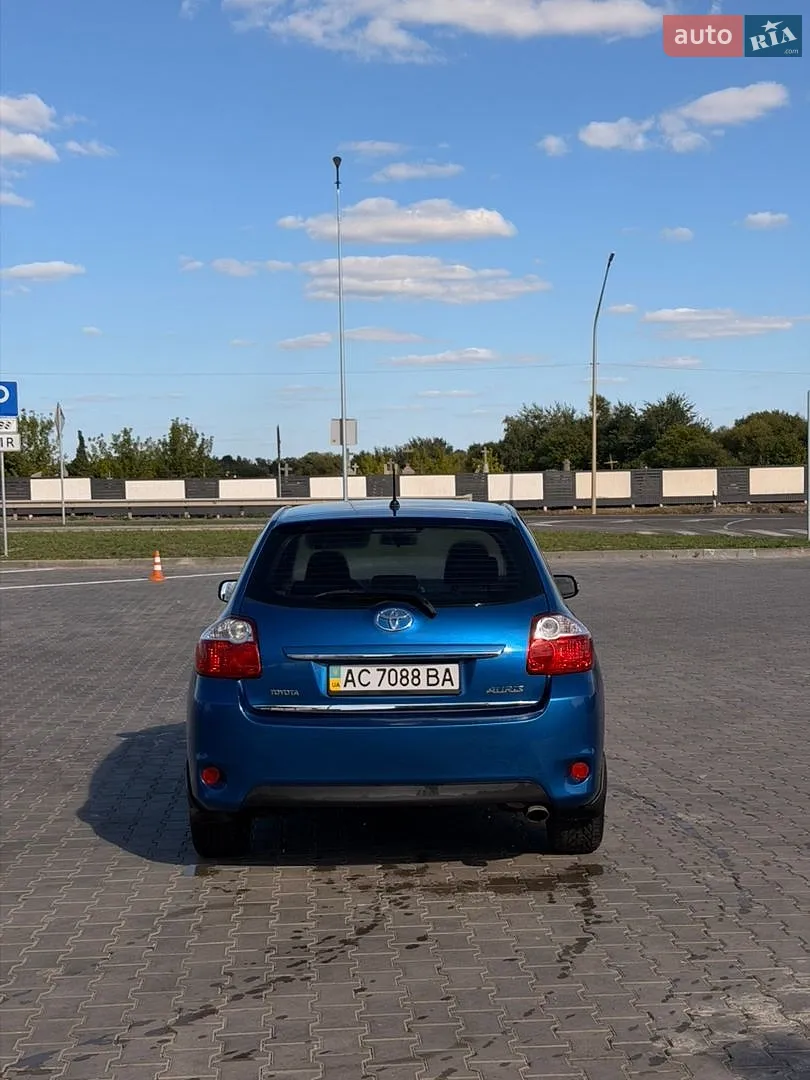 2011 Toyota Auris - мініатюра 9