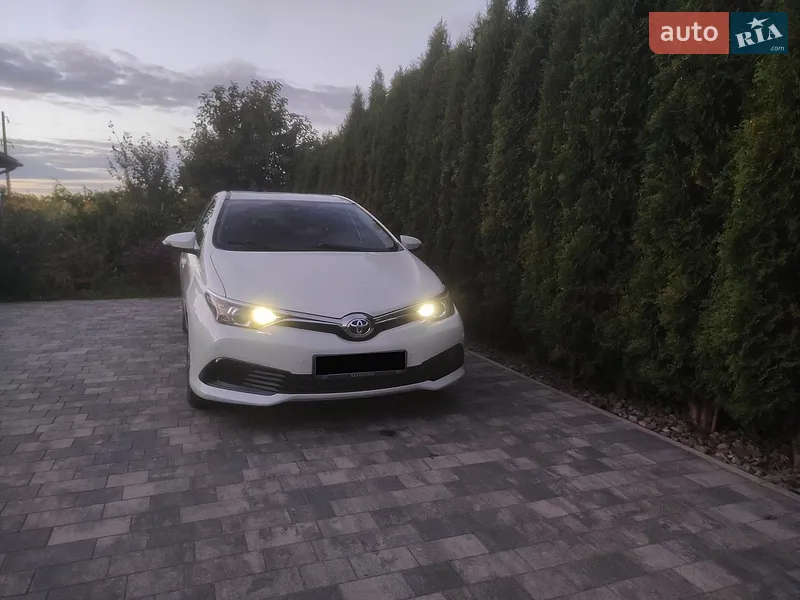 Toyota Auris 2016