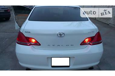 Седан Toyota Avalon 2008 в Славянске