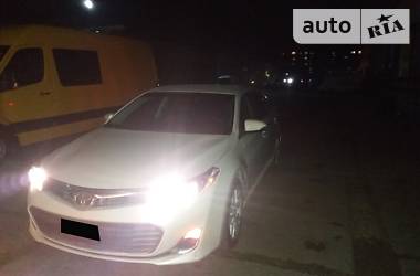 Седан Toyota Avalon 2015 в 