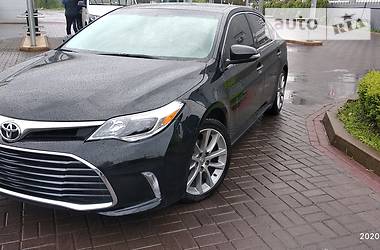 Седан Toyota Avalon 2014 в Киеве