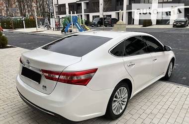 Седан Toyota Avalon 2013 в 