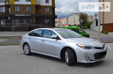 Седан Toyota Avalon 2014 в Луцке