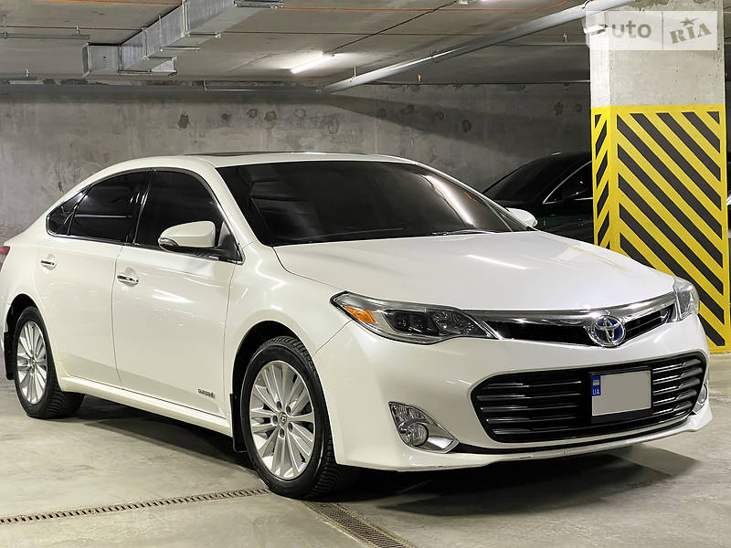 Седан Toyota Avalon 2015 в Киеве