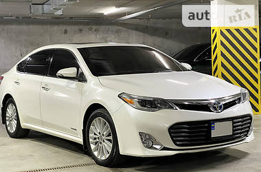 Седан Toyota Avalon 2015 в Киеве