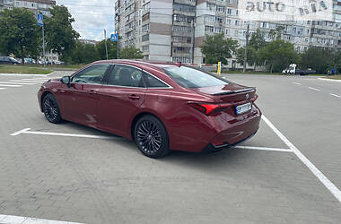 Седан Toyota Avalon 2019 в Сумах