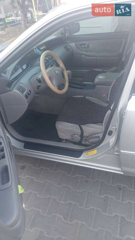 Седан Toyota Avalon 2002 в Киеве