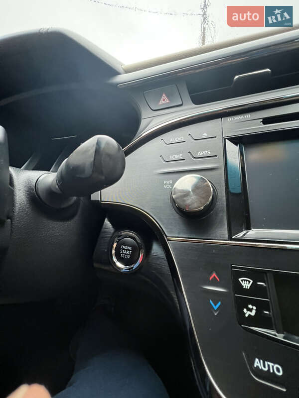 Седан Toyota Avalon 2017 в Кам'янському