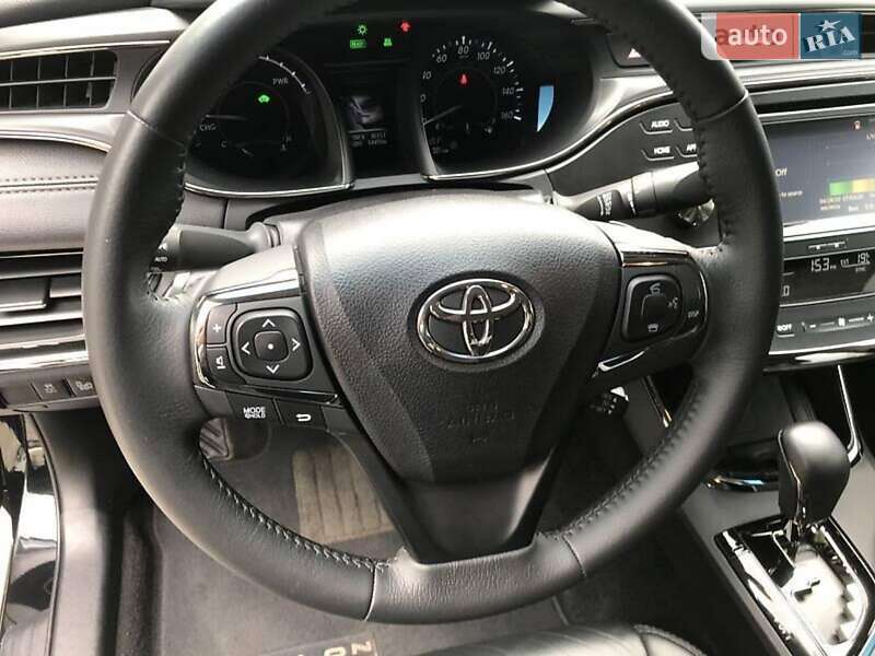 Седан Toyota Avalon 2016 в Львові