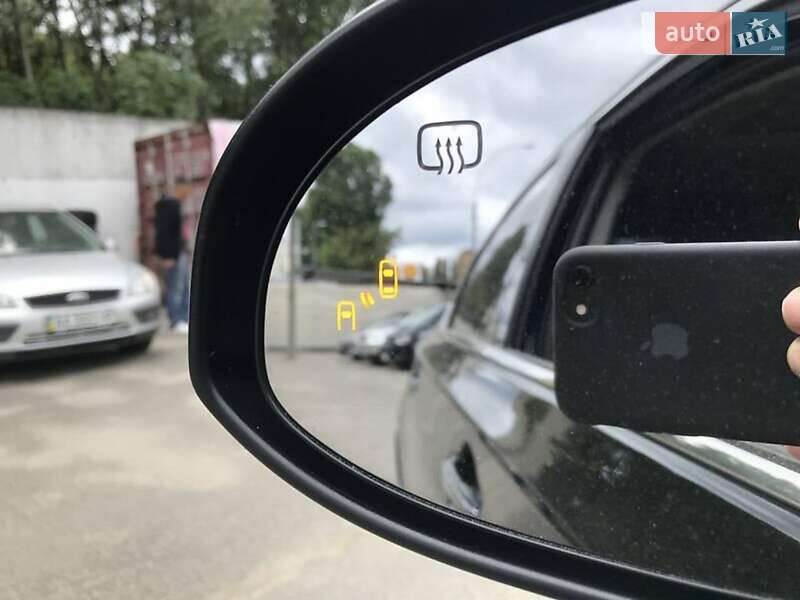 Седан Toyota Avalon 2016 в Львові