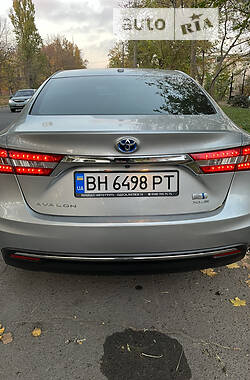 Седан Toyota Avalon 2015 в 