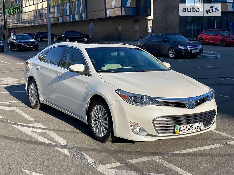 Седан Toyota Avalon 2014 в 