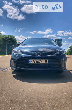 Седан Toyota Avalon 2017 в Киеве