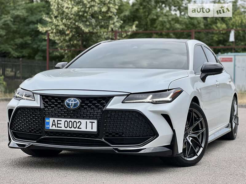 Седан Toyota Avalon 2021 в 