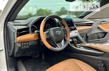 Седан Toyota Avalon 2021 в 
