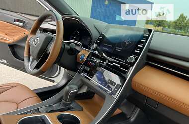Седан Toyota Avalon 2021 в 