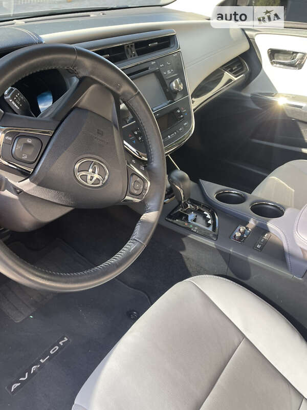 Седан Toyota Avalon 2015 в Днепре