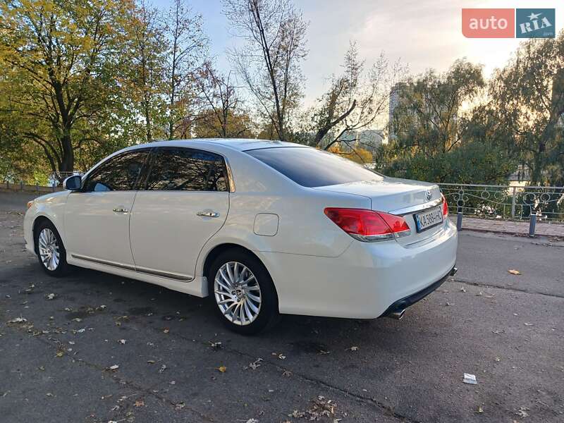 Седан Toyota Avalon 2010 в Києві