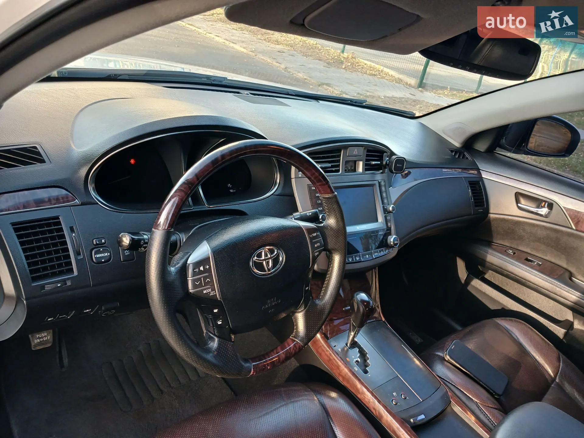 2010 Toyota Avalon - мініатюра 15