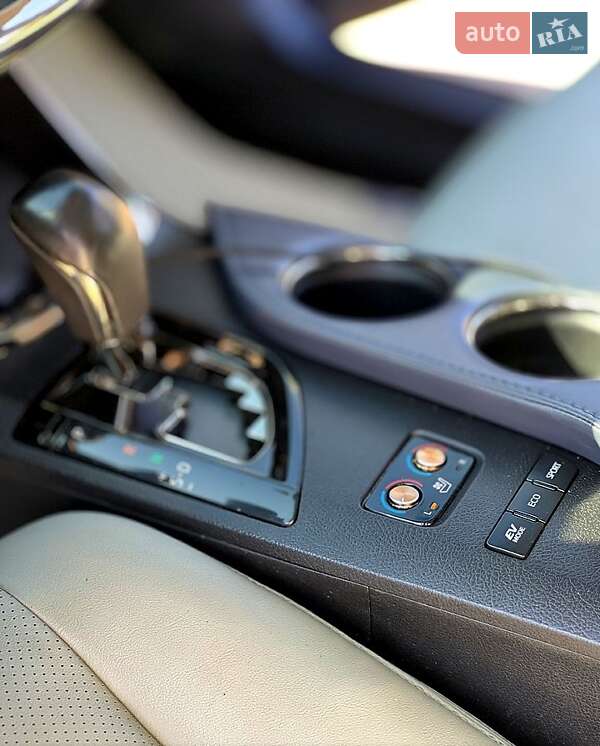 Седан Toyota Avalon 2013 в Львове