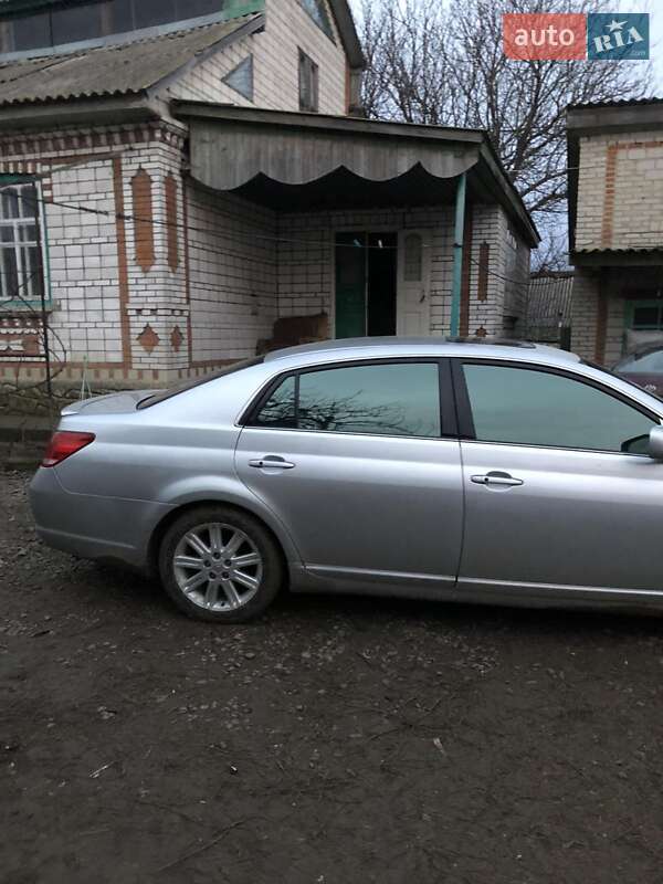 Седан Toyota Avalon 2006 в Теплике