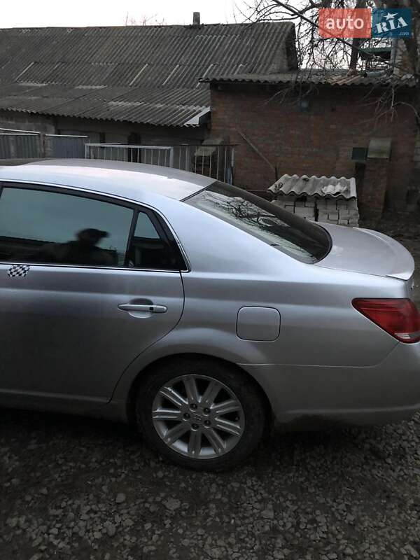 Седан Toyota Avalon 2006 в Теплике