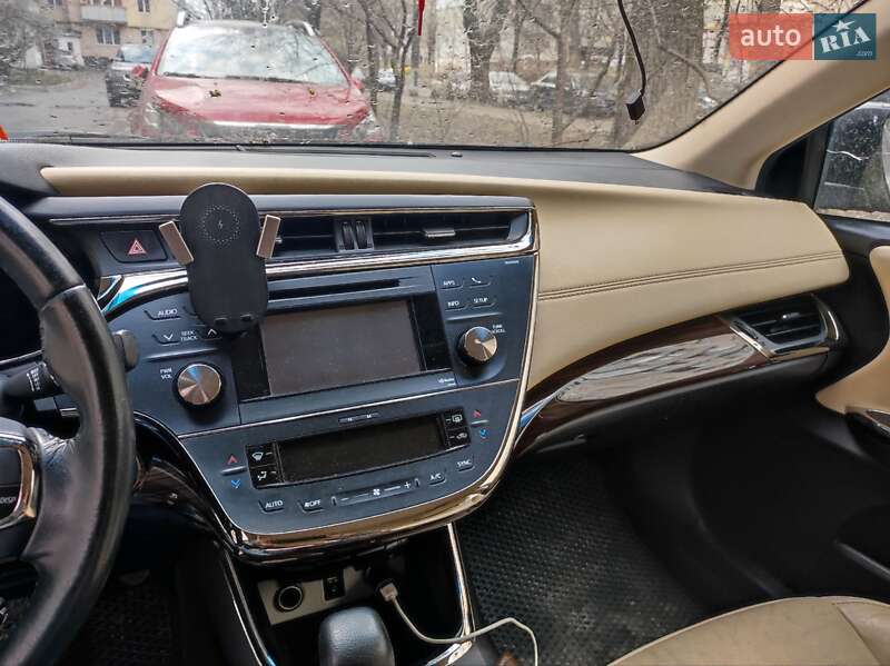 Седан Toyota Avalon 2013 в Киеве