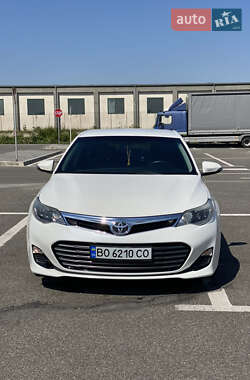Седан Toyota Avalon 2015 в 