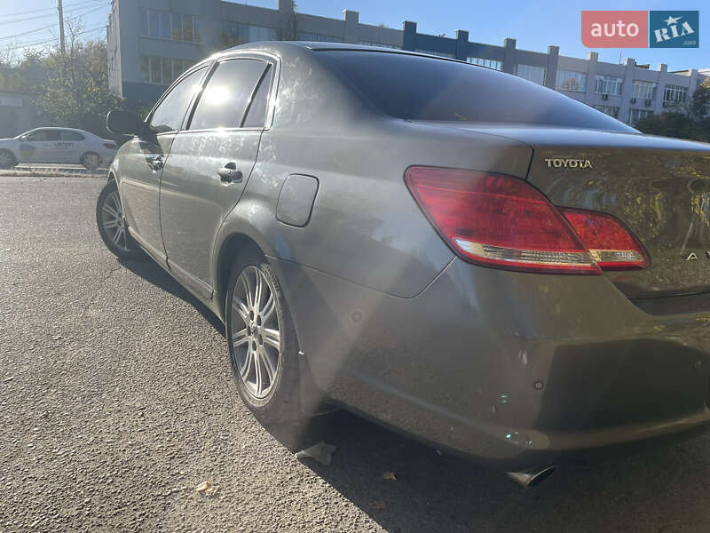 Седан Toyota Avalon 2006 в Дніпрі