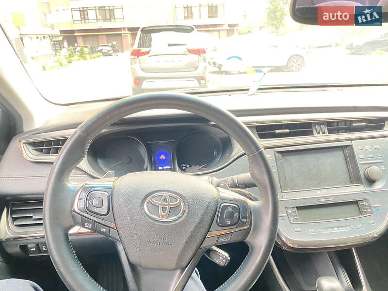 Седан Toyota Avalon 2014 в Виннице