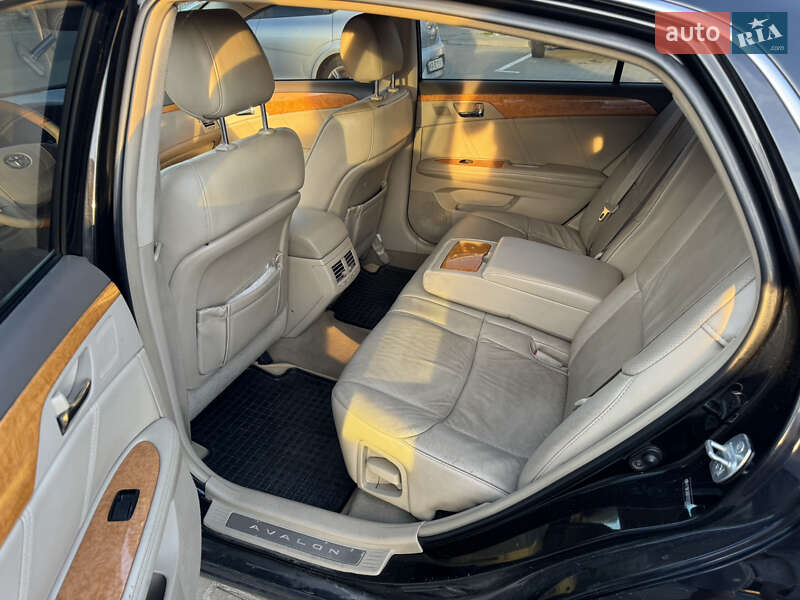 Седан Toyota Avalon 2007 в Киеве