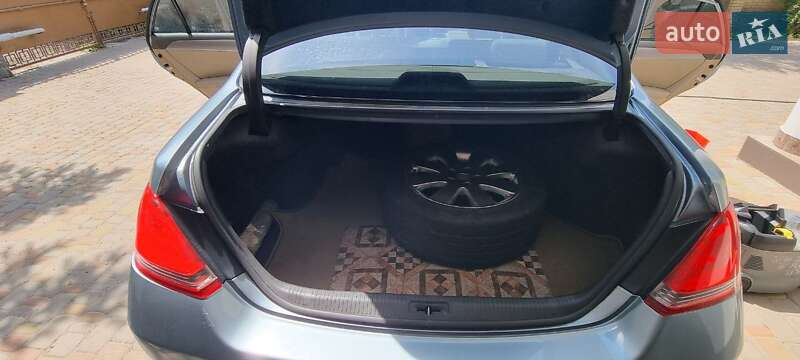 Седан Toyota Avalon 2005 в Полтаві