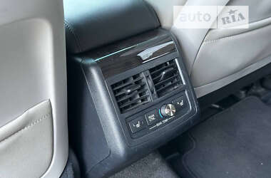 Седан Toyota Avalon 2013 в 