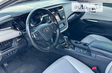 Седан Toyota Avalon 2013 в 