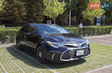 Седан Toyota Avalon 2015 в Львове