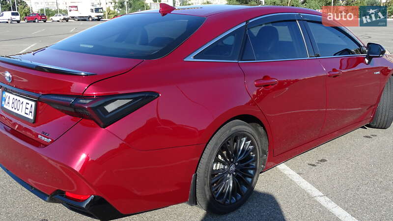 Седан Toyota Avalon 2019 в Киеве