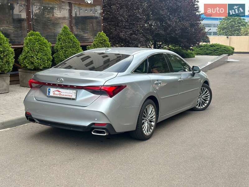 Седан Toyota Avalon 2018 в Одессе