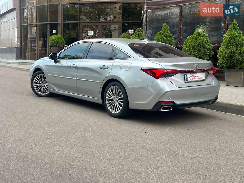 Седан Toyota Avalon 2018 в Одессе