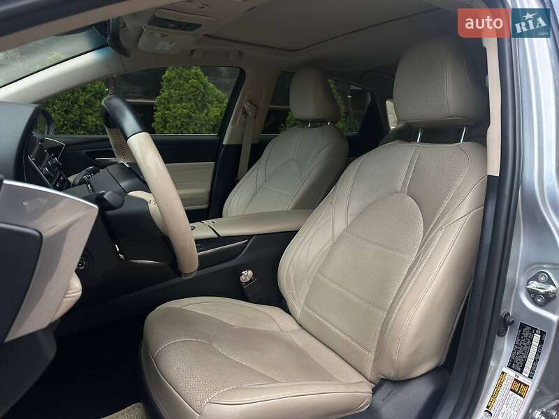 Седан Toyota Avalon 2018 в Одессе