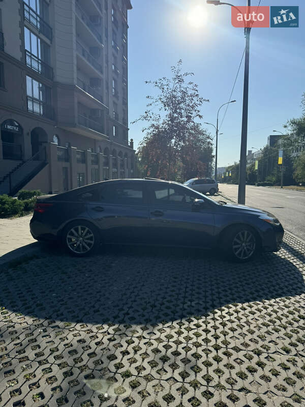 Седан Toyota Avalon 2014 в Харкові