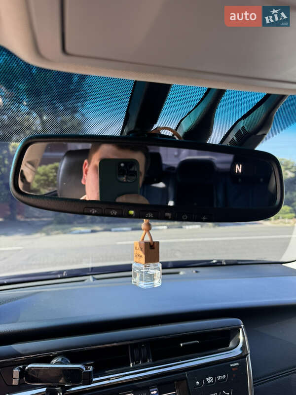 Седан Toyota Avalon 2014 в Харкові