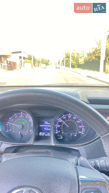 Седан Toyota Avalon 2014 в Виннице