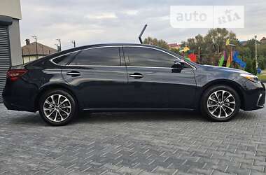 Седан Toyota Avalon 2018 в Хмельницькому