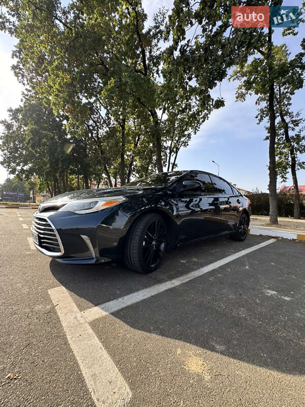 Седан Toyota Avalon 2016 в Киеве